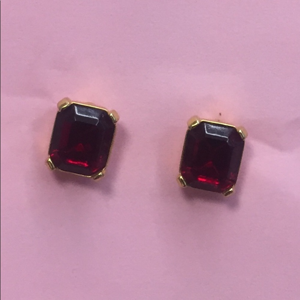 Ruby-like pierced-ear studs - Picture 6 of 6